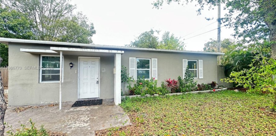 House in Fort Lauderdale, Florida 3 bedrooms, 86.96 sq.m. № 2046508