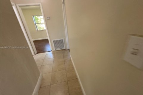 Casa en alquiler en Fort Lauderdale, Florida, 3 dormitorios, 86.96 m2 № 2046508 - foto 5