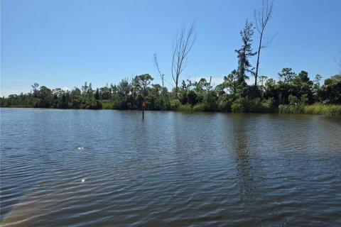 Casa en venta en Port Charlotte, Florida, 4 dormitorios, 227.24 m2 № 1919732 - foto 18