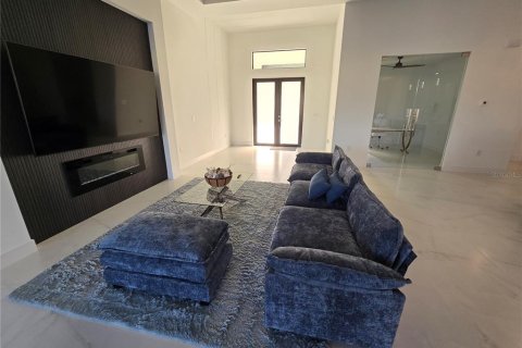 Casa en venta en Port Charlotte, Florida, 4 dormitorios, 227.24 m2 № 1919732 - foto 11
