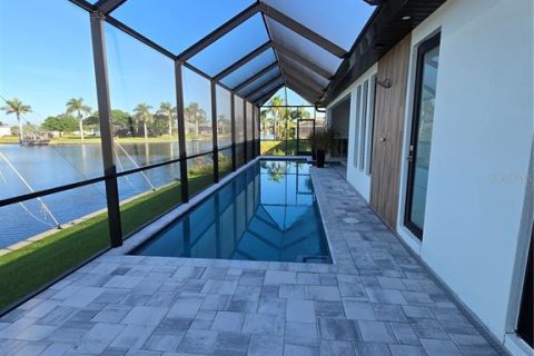 Casa en venta en Port Charlotte, Florida, 4 dormitorios, 227.24 m2 № 1919732 - foto 15