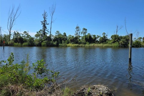 Casa en venta en Port Charlotte, Florida, 4 dormitorios, 227.24 m2 № 1919732 - foto 17