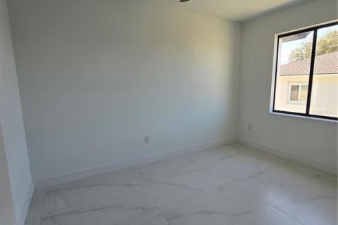 Casa en venta en Port Charlotte, Florida, 4 dormitorios, 227.24 m2 № 1919732 - foto 6