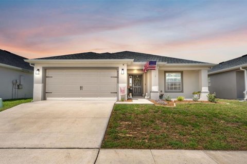 House in Lakeland, Florida 4 bedrooms, 168.25 sq.m. № 2110378