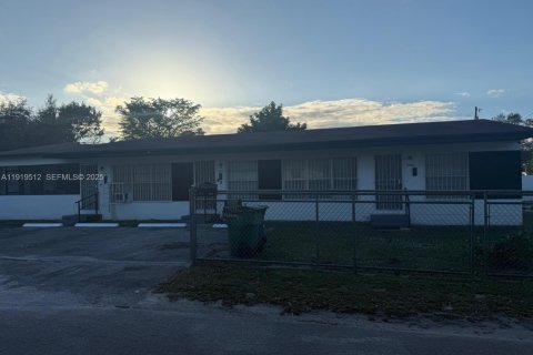 Immobilier commercial à vendre à Miami, Floride № 1974716 - photo 7