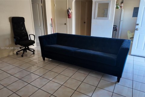 Immobilier commercial à vendre à Miami, Floride № 1974716 - photo 13