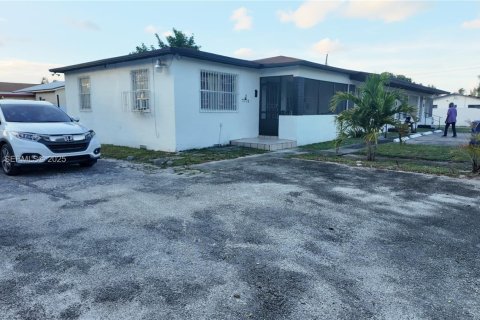 Immobilier commercial à vendre à Miami, Floride № 1974716 - photo 2