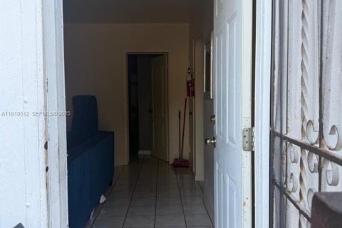 Immobilier commercial à vendre à Miami, Floride № 1974716 - photo 14