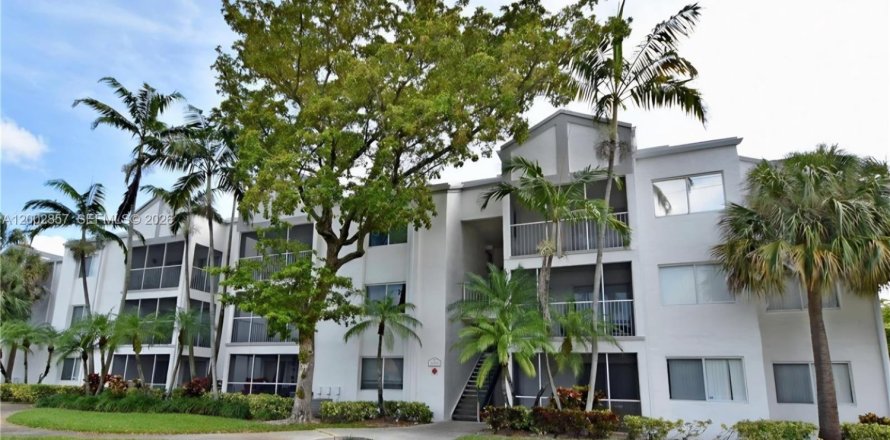 Condominio en Tamarac, Florida, 1 dormitorio  № 2066681