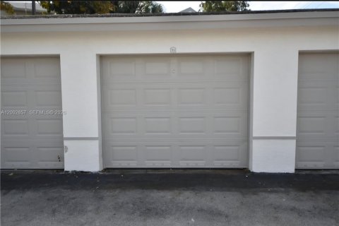 Condominio en venta en Tamarac, Florida, 1 dormitorio, 57.13 m2 № 2066681 - foto 8