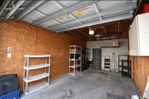 Condominio en venta en Tamarac, Florida, 1 dormitorio, 57.13 m2 № 2066681 - foto 9