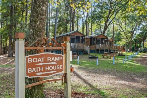 Hôtel, hôtellerie à Fort MC Coy, Floride 328.87 m2 № 2430527