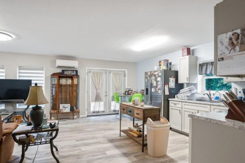 Hôtel, hôtellerie à vendre à Fort MC Coy, Floride: 328.87 m2 № 2430527 - photo 11