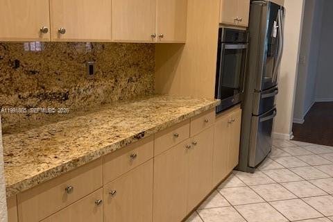 Townhouse in Weston, Florida 3 bedrooms, 144.93 sq.m. № 2242038 - photo 11