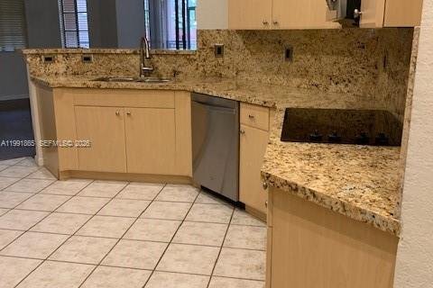 Townhouse in Weston, Florida 3 bedrooms, 144.93 sq.m. № 2242038 - photo 12