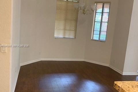 Townhouse in Weston, Florida 3 bedrooms, 144.93 sq.m. № 2242038 - photo 13