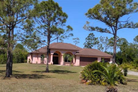 House in Punta Gorda, Florida 3 bedrooms, 178 sq.m. № 2239858