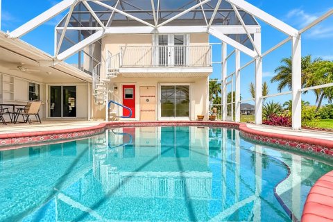 Villa ou maison à vendre à Rotonda, Floride: 4 chambres, 242.38 m2 № 2399387 - photo 2