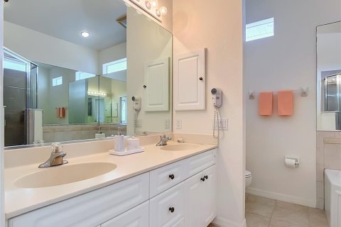 Villa ou maison à vendre à Rotonda, Floride: 4 chambres, 242.38 m2 № 2399387 - photo 26