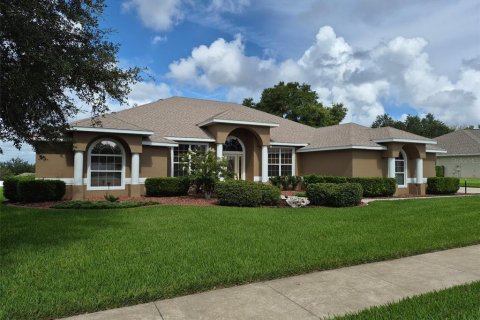 Villa ou maison à Clermont, Floride 4 chambres, 231.7 m2 № 2416848
