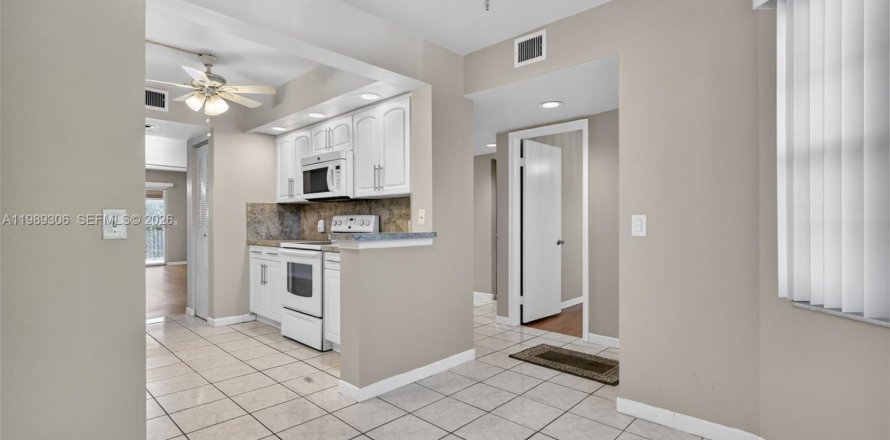 Condo à Pembroke Pines, Floride, 2 chambres  № 2051500