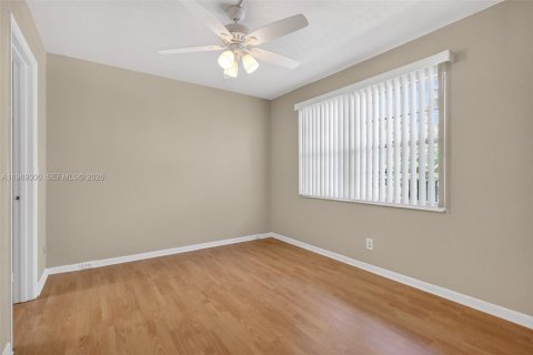 Copropriété à louer à Pembroke Pines, Floride: 2 chambres, 125.51 m2 № 2051500 - photo 13