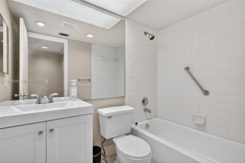 Copropriété à louer à Pembroke Pines, Floride: 2 chambres, 125.51 m2 № 2051500 - photo 18