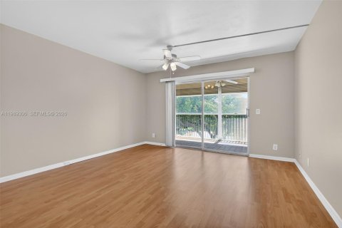 Copropriété à louer à Pembroke Pines, Floride: 2 chambres, 125.51 m2 № 2051500 - photo 10