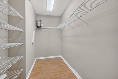 Copropriété à louer à Pembroke Pines, Floride: 2 chambres, 125.51 m2 № 2051500 - photo 15