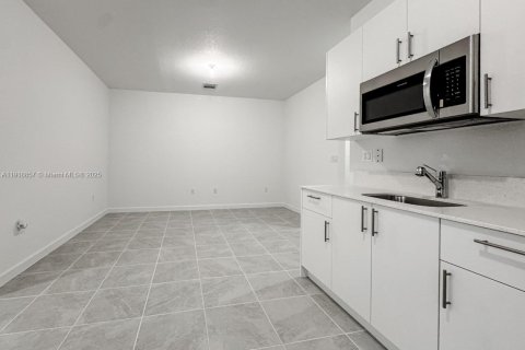 Immobilier commercial à louer à Homestead, Floride: 2 chambres № 1974082 - photo 2