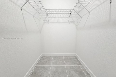 Immobilier commercial à louer à Homestead, Floride: 2 chambres № 1974082 - photo 11