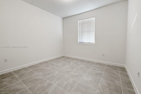 Immobilier commercial à louer à Homestead, Floride: 2 chambres № 1974082 - photo 9