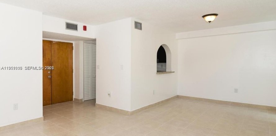 Кондоминиум с 1 спальней в Майами, Флорида № 2006086