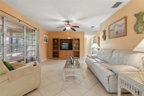 Villa ou maison à vendre à Port Charlotte, Floride: 3 chambres, 124.86 m2 № 2204778 - photo 12