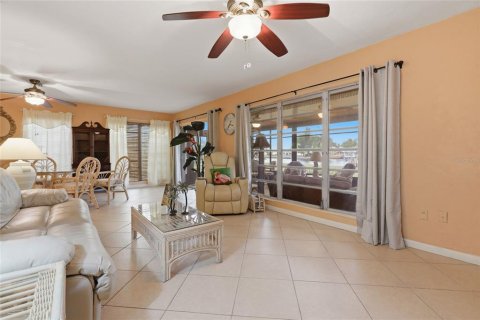 Villa ou maison à vendre à Port Charlotte, Floride: 3 chambres, 124.86 m2 № 2204778 - photo 11