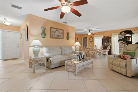 Villa ou maison à vendre à Port Charlotte, Floride: 3 chambres, 124.86 m2 № 2204778 - photo 10