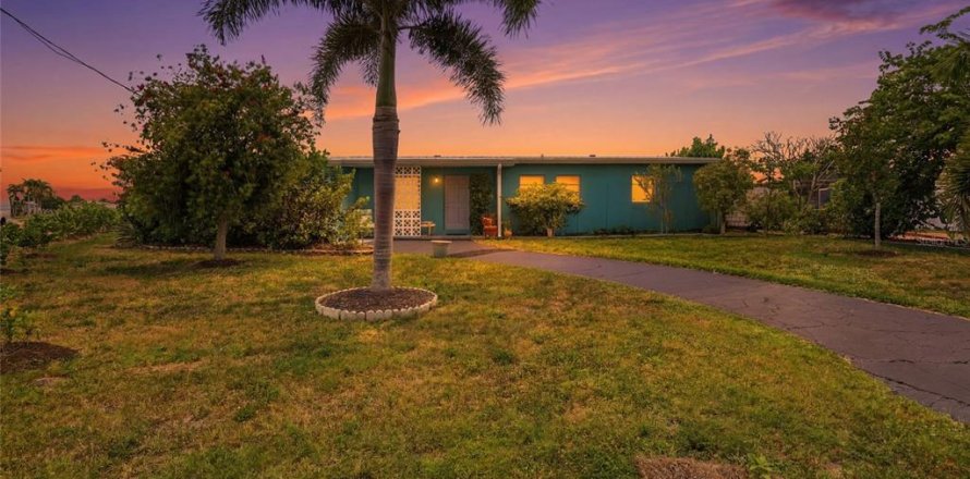 Villa ou maison à Port Charlotte, Floride 3 chambres, 124.86 m2 № 2204778