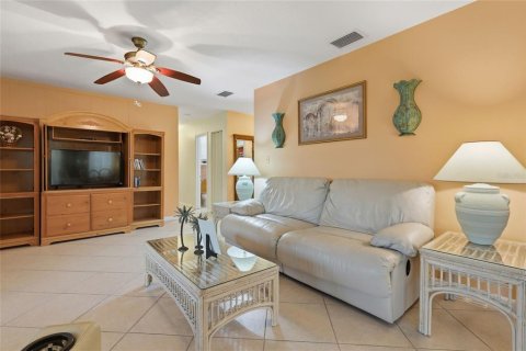 Villa ou maison à vendre à Port Charlotte, Floride: 3 chambres, 124.86 m2 № 2204778 - photo 8