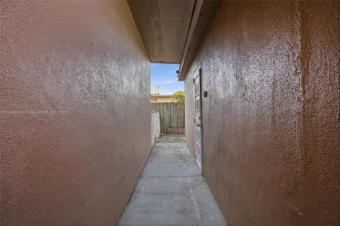 Appartement à louer à Miami, Floride № 1975161 - photo 2