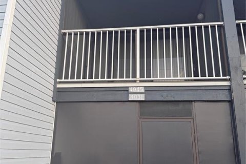 Condominio en alquiler en Orlando, Florida, 2 dormitorios, 76.18 m2 № 2421762 - foto 3