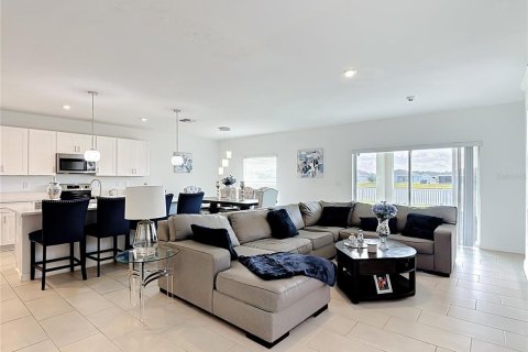 Villa ou maison à vendre à Kissimmee, Floride: 6 chambres, 278.99 m2 № 2133760 - photo 12