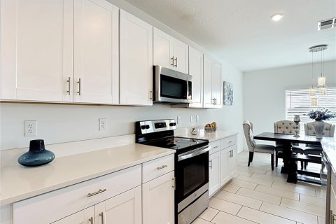 Villa ou maison à vendre à Kissimmee, Floride: 6 chambres, 278.99 m2 № 2133760 - photo 8