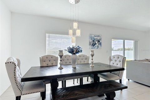 Villa ou maison à vendre à Kissimmee, Floride: 6 chambres, 278.99 m2 № 2133760 - photo 4