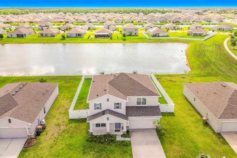 Villa ou maison à vendre à Kissimmee, Floride: 6 chambres, 278.99 m2 № 2133760 - photo 2