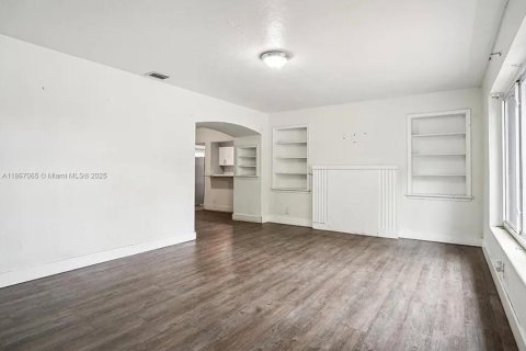 Apartamento en alquiler en Miami, Florida, 3 dormitorios, 111.48 m2 № 1923053 - foto 5