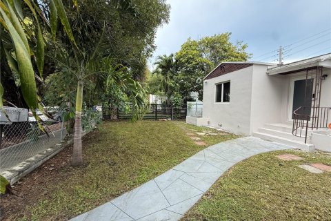 Apartamento en alquiler en Miami, Florida, 3 dormitorios, 111.48 m2 № 1923053 - foto 16