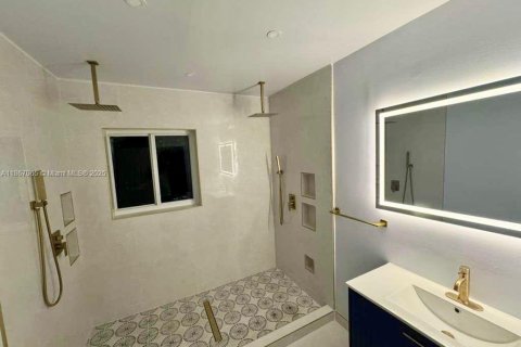 Apartamento en alquiler en Miami, Florida, 3 dormitorios, 111.48 m2 № 1923053 - foto 11