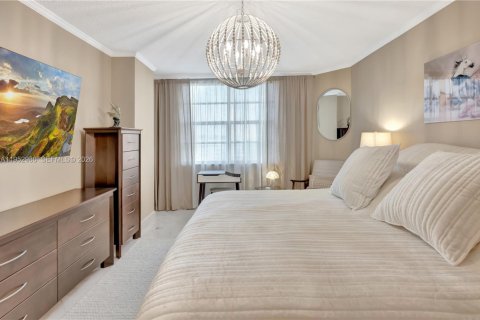 Купить кондоминиум в Халландейл-Бич, Флорида 2 спальни, 118.45м2, № 2183845 - фото 14