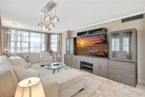 Купить кондоминиум в Халландейл-Бич, Флорида 2 спальни, 118.45м2, № 2183845 - фото 6