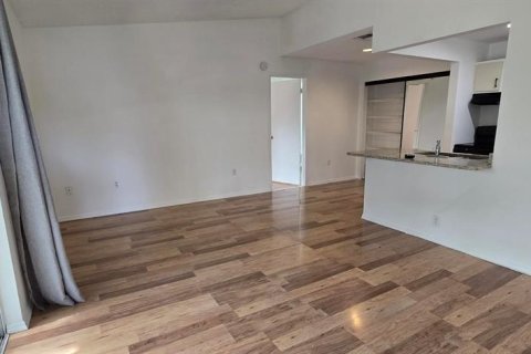 Condo in Kissimmee, Florida, 2 bedrooms № 2103605 - photo 7